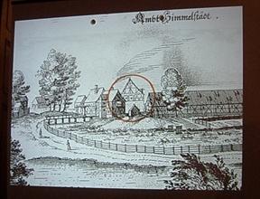 Malowidła i ceramika na ścianach nawiązują do historii tego miejsca.
