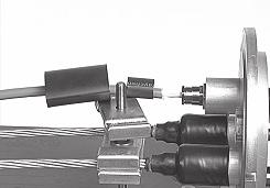 2 Instalacja kabla Wprowadzanie kabla wiat owodowego w pow oce z tworzyw przez przepust kablowy do wnætrza os ony Kabel wiat owodowy o rednicy >16,5-22,0 mm Kabel wiat owodowy o rednicy 9,0-16,5 mm