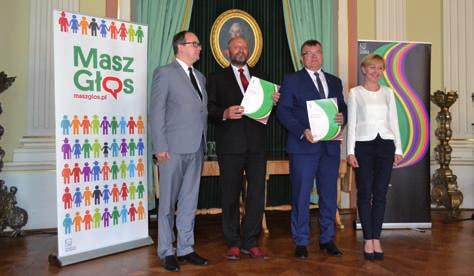 20 BIULETYN INFORMACYJNY URZĘDU GMINY MIĘDZYRZEC PODLASKI Działalność stowarzyszeń Super Samorząd 2017 Wponiedziałek 5 czerwca na Zamku Królewskim w Warszawie odbyła się gala Samorząd Roku 2017.