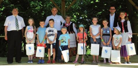 NUMER 2(9)/2017 SIERPIEŃ 2017 23 Przegląd wydarzeń kulturalnych Dzień Matki i Dziecka na ludowo w Maniach maja odbył się Dzień Matki i Dziecka na Ludowo w Maniach.