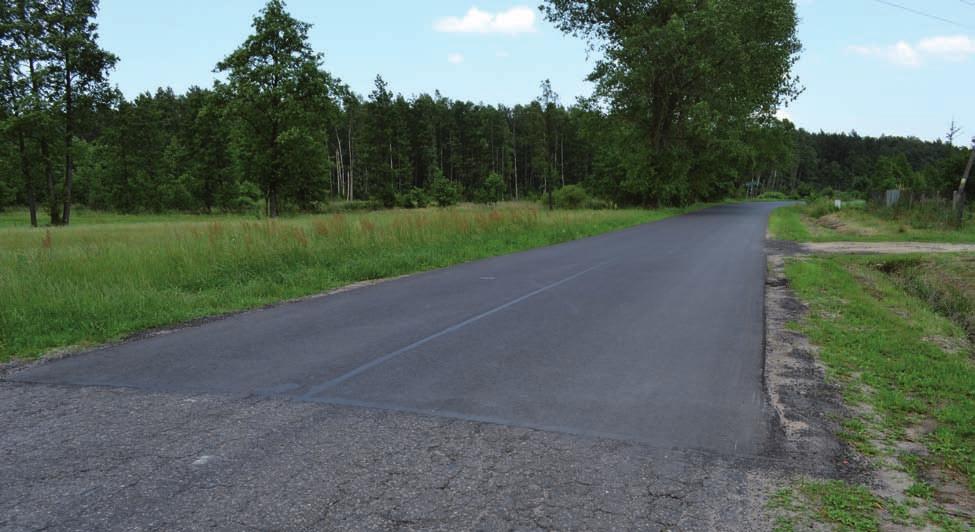 NUMER 2(9)/2017 SIERPIEŃ 2017 9 Odcinek drogi powiatowej Nr 1001L przebiegający przez teren Gminy Międzyrzec Podlaski został odnowiony w całości, aż do granicy gminy w Brzozowicy Rzeczyca pierwsze