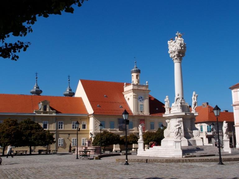 BIULETYN INFORMACYJNY Wydziału Promocji Handlu i Inwestycji Ambasady Rzeczypospolitej Polskiej w Zagrzebiu Nr 2 2013 październik 2013 Osijek, Slavonia Autor zdjęcia: Marek Suchowiejko Wydział
