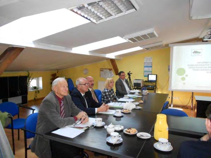 Powiatowa Rada Rynku Pracy kadencji 2015-2019 Zgodnie ze zmianą ustawy o promocji zatrudnienia i instytucjach rynku pracy oraz niektórych innych ustaw została powołana Powiatowa Rada
