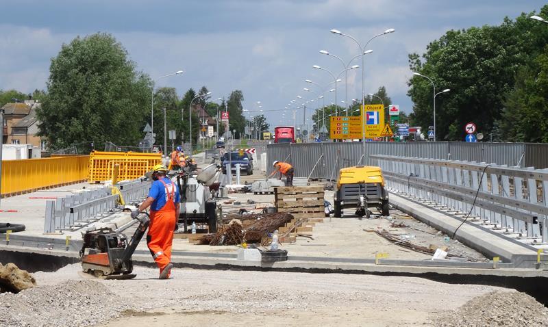 ROZBUDOWA WĘZŁA DROGOWEGO AL. WYZWOLENIA UL.