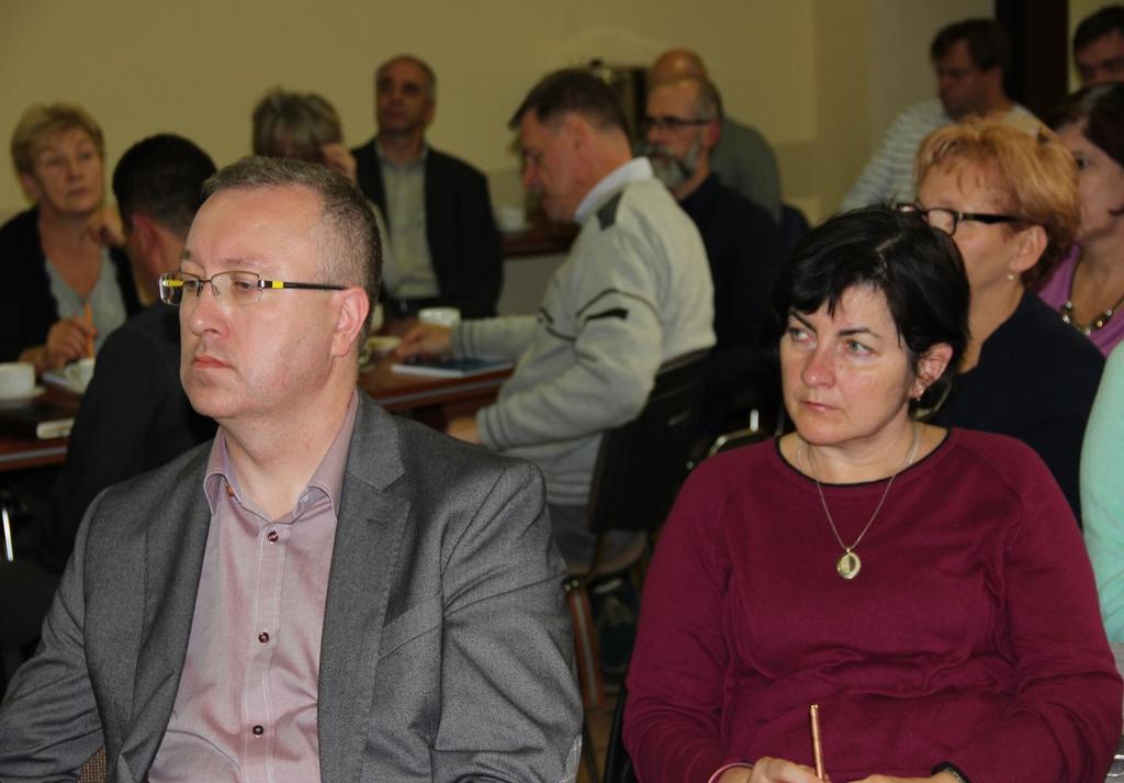 Wyraził jednocześnie niezadowolenie z rozbudzonych, przez rząd polski, nadziei ws. podwyżek wynagrodzeń - które nie zostały zrealizowane.