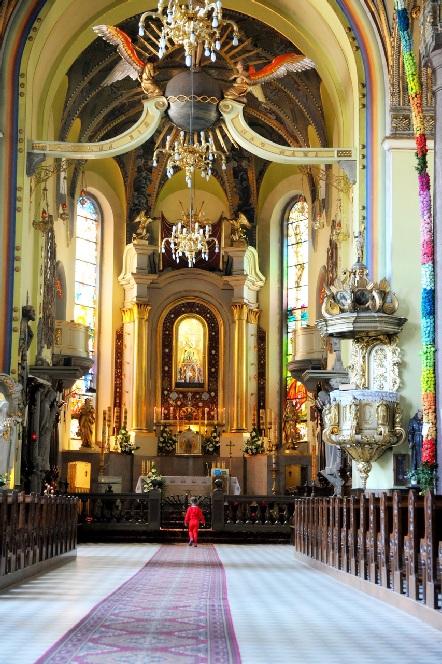 oblasti dostala pravdepodobne z Uhorska. Kým však našla svoje miesto na hlavnom oltári, bola umiestnená medzi inými sochami v kaplnke v Mordarke známej svojimi zázrakmi.