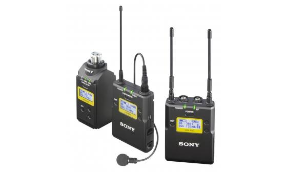 UWP-D16 Zestaw mocowanego do paska mikrofonu bezprzewodowego UWP-D z nadajnikiem podłączanym do złącza XLR Omówienie System Digital Audio Processing zapewniający wysokiej jakości dźwid więk k na