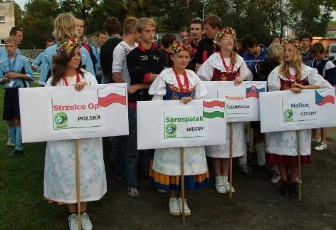 We wrześniu 2006 roku z rewizytą do Strzelec Opolskich przyjechała drużyna piłki nożnej z Holic na Międzynarodowy Turniej Piłki Nożnej VISEGRAD CUP.
