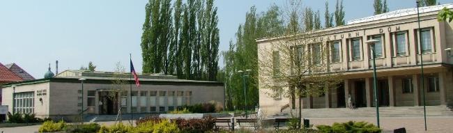 Budowla w swoich początkach służyła także