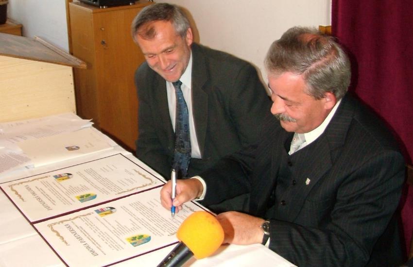 VII MIĘDZYNARODOWY PLENER MALARSKO RZEŹBIARSKI z udziałem artystów z miast partnerskich i Holic, który odbył się w dniach od 10 do 18.08.2006 r.
