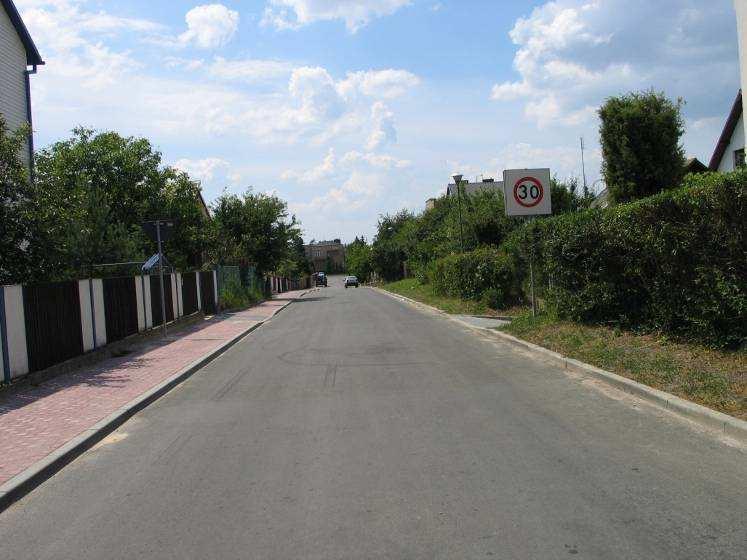 Różne otoczenie drogi i różne