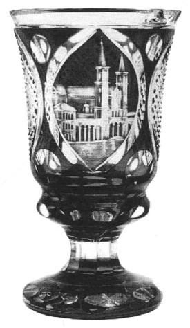 Abb. 2003-4/229 überarbeitet Fußbecher mit Ansicht von München [Kirche, Ludwigstraße] farbloses Glas, Kobaltüberfang, geschliffen, geschnitten Glaswerk Zawiercie bei Katowice, um 1929 [ok.