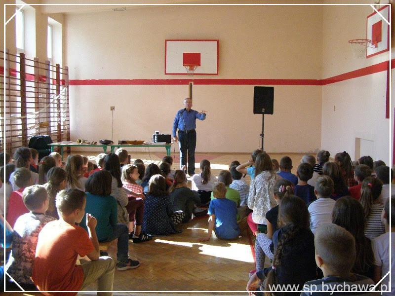 23 września 2015 r. an Roman Brochocki, muzyk z Sokołowa Podlaskiego zaprezentował uczniom klas 1 6 Program muzyczny na 9 instrumentów.