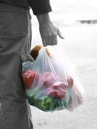 carry - nieść ˈkæ.ɹi Carry the bags upstairs. Proszę zanieść te torby na górę. What are you carrying? Co ty niesiesz?