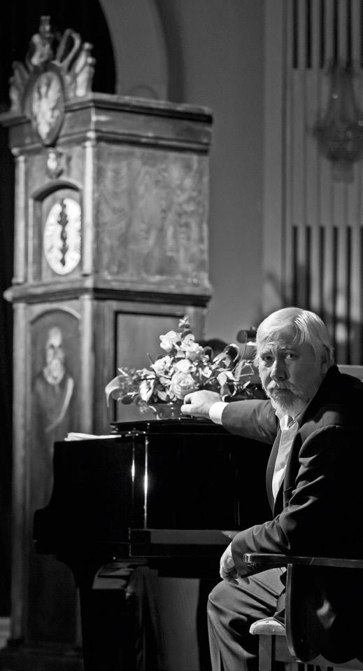 11 Pożegnanie Romuald Tesarowicz 1952 2017 15 października odszedł wspaniały Człowiek i Artysta Romuald Tesarowicz.