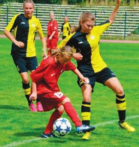 Nr 27, 8 lipca 2014 17 nowiny SPORTOWE Futbol sprawia radość Zapewniają o tym dziewczęta, które do 11 lipca grają w turnieju finałowym XX Ogólnopolskiej Olimpiady Młodzieży Dolny Śląsk 2014.