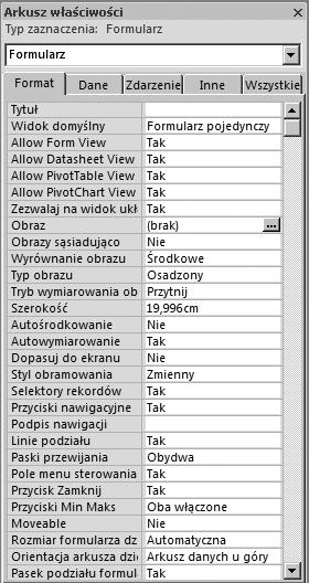 Formularz zaprojektowany dla kwerendy Formularz wygląda podobnie do formularza z poprzedniego ćwiczenia, ale zawiera informacje o nazwie klasy i specjalności z tabeli KLASA oraz nazwisko wychowawcy