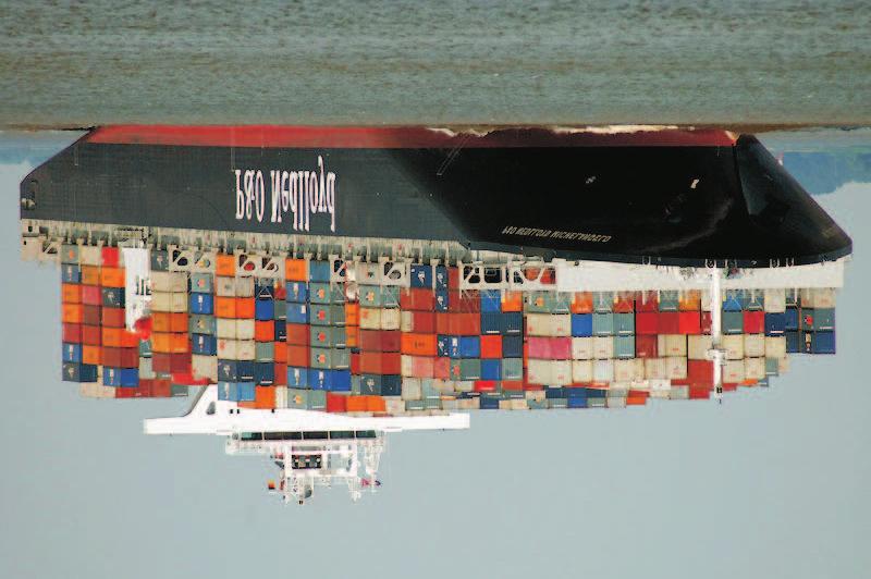 klasie Malaccamax, o pojemności kontenerowej 18 000 TEU i zanurzeniu do 21 m, które jest obecnie maksymalną dopuszczalną wartością dla umożliwienia przepłynięcia statku przez Cieśninę Malakka, będącą