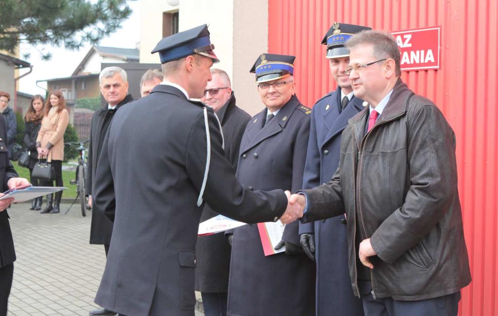 ISSN 2450-7024 STYCZEŃ 2017 NR 1 (11) Jerzy Buczyński POKOLENIA W CZERNI Niezwykła opowieść o Śląsku.