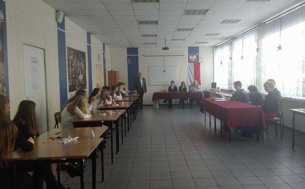 STYCZEŃ 2017 8 ROZMAITOŚCI nr 11 Starostwo Powiatowe w Rybniku ul. 3 Maja 31, 44-200 Rybnik tel. 32 42 28 300, fax 32 42 28 658 Godziny otwarcia: poniedziałek środa 7.30-15.30 czwartek 7.30-18.