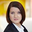 Absolwentka Uniwersytetu Wrocławskiego oraz studiów podyplomowych z zakresu nauk politycznych (IEP Strasbourg Francja), prawa wspólnotowego (Lyon III Francja) i prawa konkurencji (King s College,