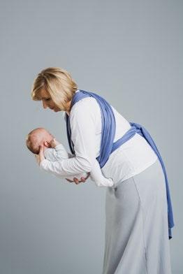 KOŁYSKA CRADLE CARRY UWAGA Wiązanie to nie jest zalecane do czasu rutynowego USG, wykluczającego dysplazję stawów biodrowych u dziecka, ponieważ w przypadku stwierdzonej