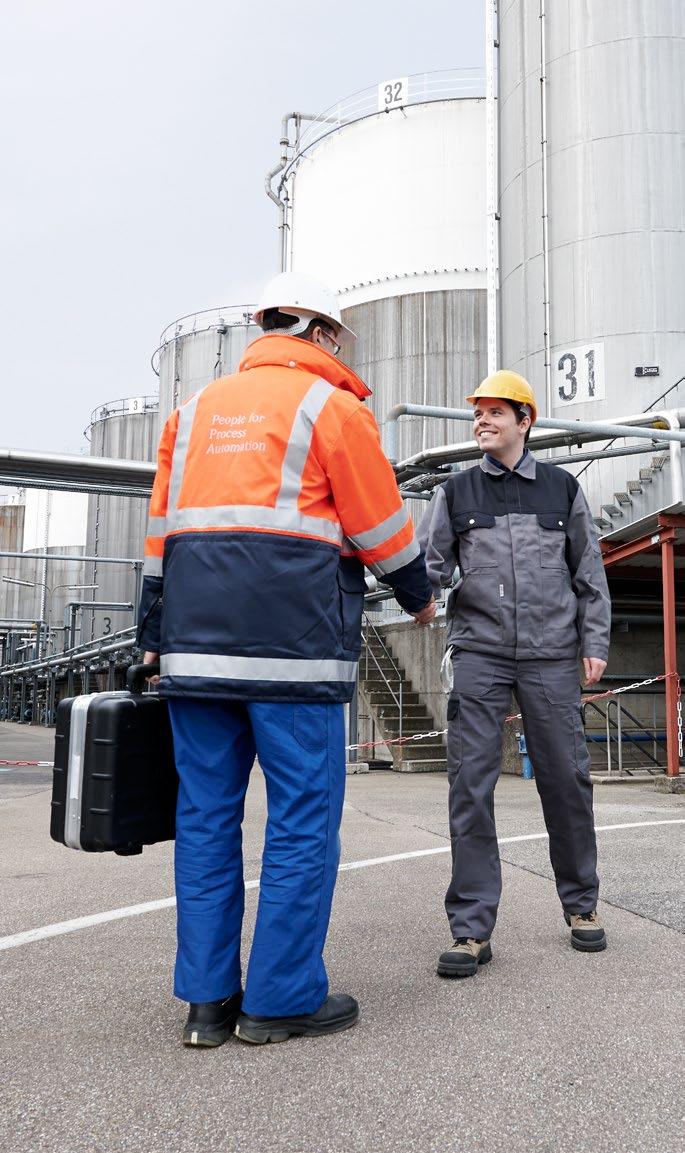 6 Mniejsze ryzyko i większa niezawodność zbudowane na doświadczeniu Bezpieczeństwo i niezawodność Każdy element systemu sterowania procesem przetwórczym powinien być niezawodny i wpływać na ogólne