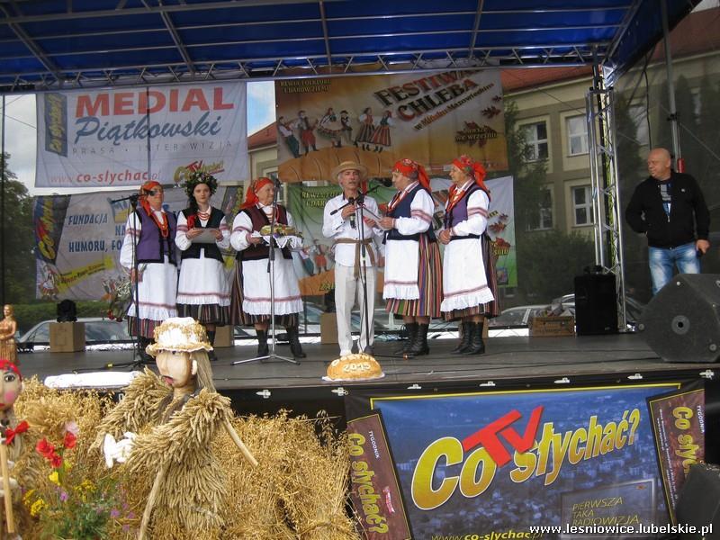 XI Fstiwal Chlba W dniu 6 wrzśnia 2015 r w Mińsku Mazowickim odbył się XI Fstiwal Chlba Podczas tgoroczngo fstiwalu z zobaczyć można było tradycyjn tańc i pyszni kolorow stroj zspołów ludowych od gór