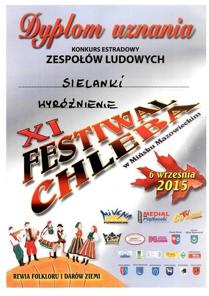 zimi Podczas fstiwalu odbył się Konkurs Estradowy Zspołów Ludowych, w którym uczstniczyło 21 zspołów oraz Konkurs Estradowy Dutów oraz 18 dutów Naszą gminę tradycyjni rprzntował Zspół Śpiwaczy