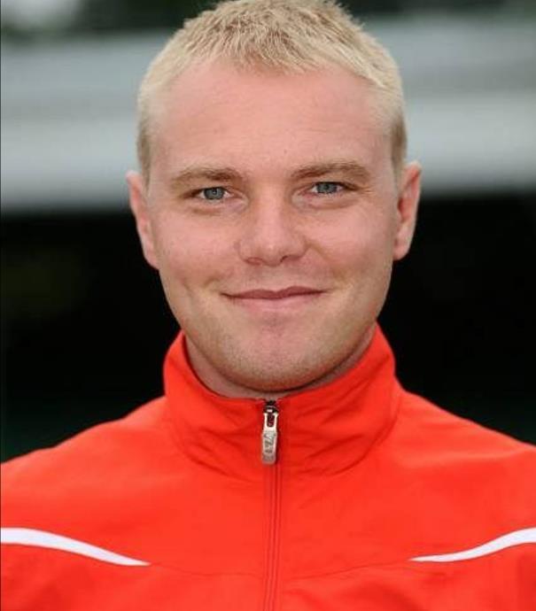 Współwłaściciel Akademii Piłkarskiej 21 im. Henryka Reymana Dariusz Banasik trener z licencją UEFA PRO. Wieloletni trener zespołów młodzieżowych Legii Warszawa.