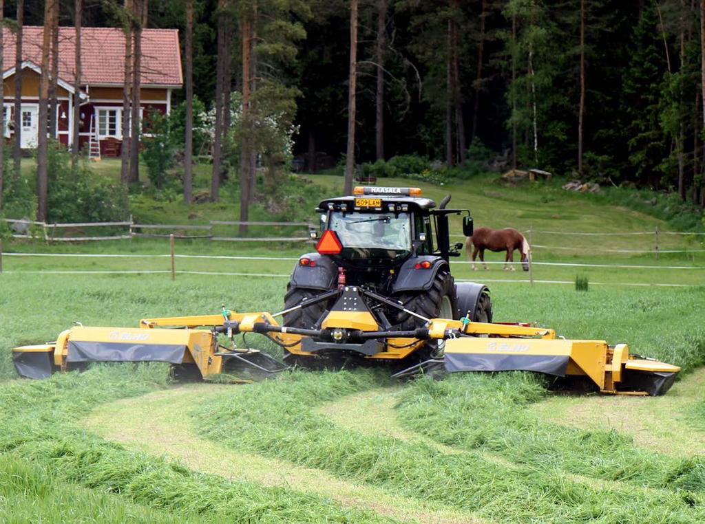 3 Nowoczesna kosiarka ze zgniataczem pokosu Arrow 10500 Delta oferowana przez firmę ELHO jest wyposażona w GPS, a ponadto niezwykle prosta w obsłudze. wiły istotne czynniki.