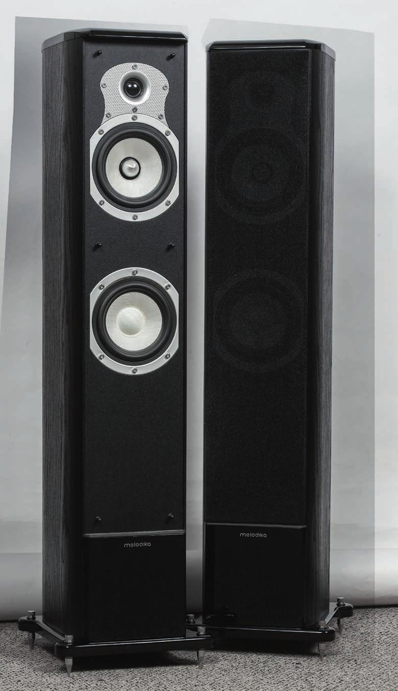 HI-FI Zespoły głośnikowe 1700 2000 zł TEST Melodika BL30 Wygląd BL30 jest doskonale znany, i to od czasu znacznie dłuższego niż rynkowy staż tej konstrukcji.
