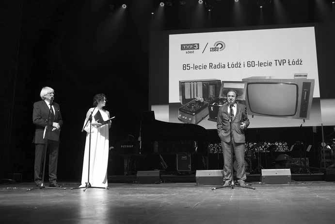 3/2016 Fenigsen, Tadeusz Dobrzyński, Marian Jeżewski, Irena Stankiewicz, Tadeusz Szewera i Kazimierz Zygmund, a następnie Bolesław Busiakiewicz otrzymują nagrodę Polskiego Radia i Telewizji za