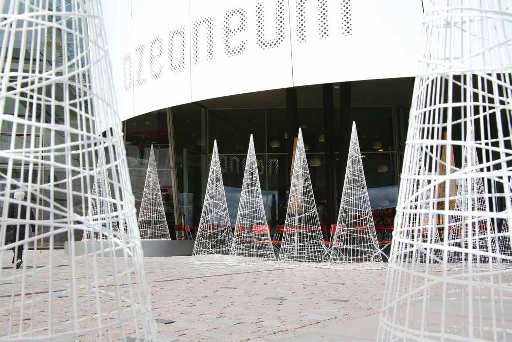 Ażurowe dekoracje STAR Charakterystyczny symbol świąt Bożego Narodzenia w nieco innym wydaniu.