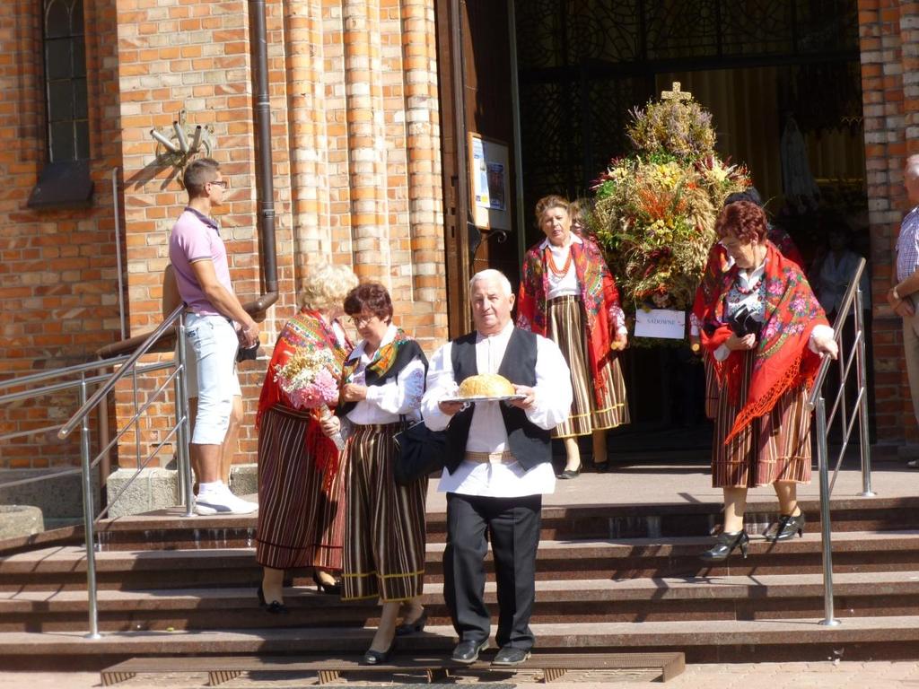 figurka Matki Bożej Fatimskiej, nasz wieniec i