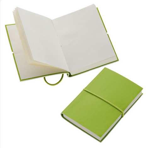 6. Mini notes 200 szt. 9x6,5 cm Notes musi zawierać min 150 białych stron gładkich, w linie lub w kratkę, gramatura papieru wynosi min. 70gm2.