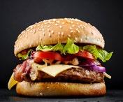 W menu zupy, sałatki, dania z ryżem i makaronem, egzotyczne koktajle i desery.