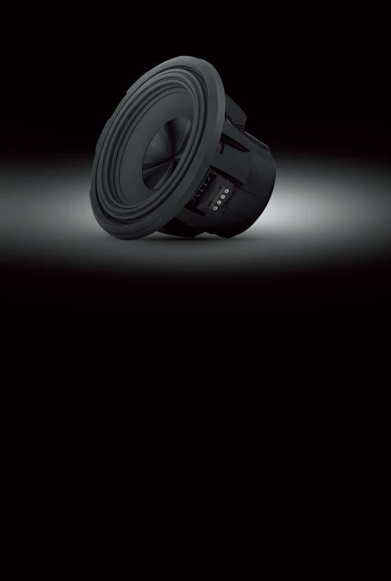 R-Series: ne niskie tony i duża przejrzystość Przedstawiamy najwyższej jakości subwoofer: ten niezwykle silny subwoofer został zaprojektowany do radzenia sobie z mocą, dużą mocą: Dokładnie 2 700