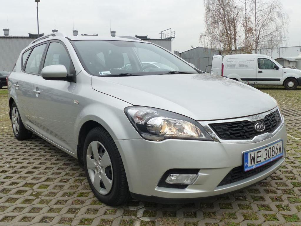 ciężarowy (na bazie osobowego) VIN: U5YHB816AAL141343 Marka: KIA Nr rejestracyjny: WE3086W Model pojazdu: Cee'd 1.
