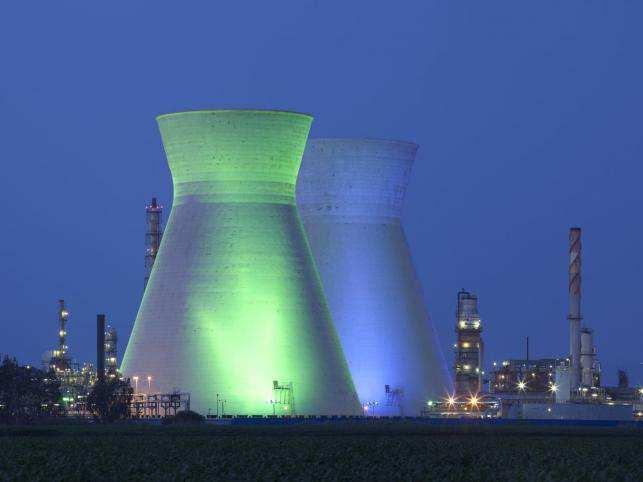 Wymagania EUR dla reaktrów III generacji (1) Zagrożenie pochodzące od Elektrowni Jądrowej Wszystkie zdarzenia