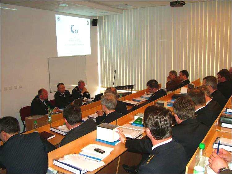 Kurs Komendanta Głównego Państwowej StraŜy PoŜarnej dla wyŝszej kadry dowódczej i kierowniczej PSP Kadra kierownicza Państwowej StraŜy PoŜarnej podczas wykładów 2.2 Kurs pt.