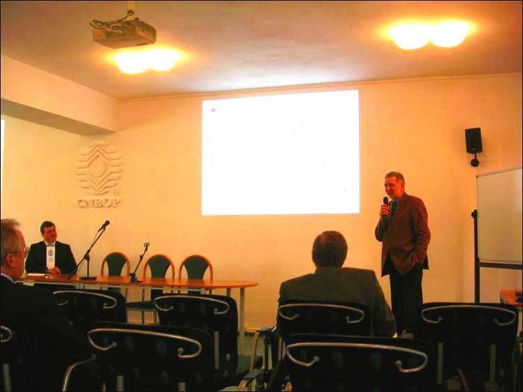 W drugiej części spotkania odbyło się seminarium nt. Regionalne i lokalne zarządzanie kryzysowe w standardach Unii Europejskiej. Inauguracja roku szkoleniowego 2007 dr inŝ. Eugeniusz W. Roguski mł.
