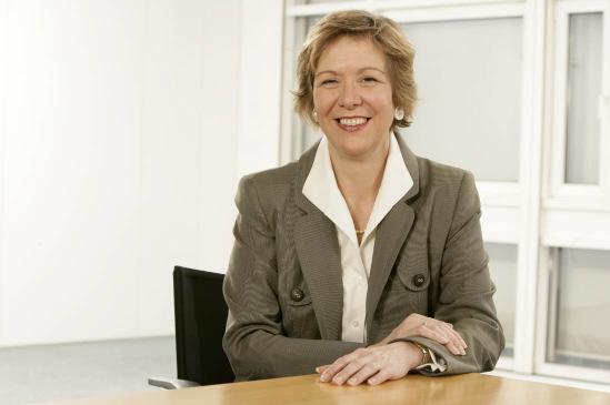 Dlaczego Kodeks Postępowania? Monika Ribar, Dyrektor Generalny Wszystkich pracowników firmy Panalpina łączą trwałe i przejrzyste wartości oraz najwyŝsze standardy zachowania.