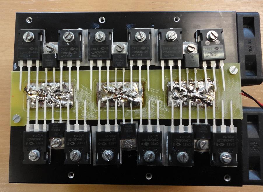 015 uf/1kv 6x 78L05 SMD 6x MOSFET gate Divers 2x Vishay MKP 80 uf/700v 1x Fisher SK92 220mm 3x inductor 1.