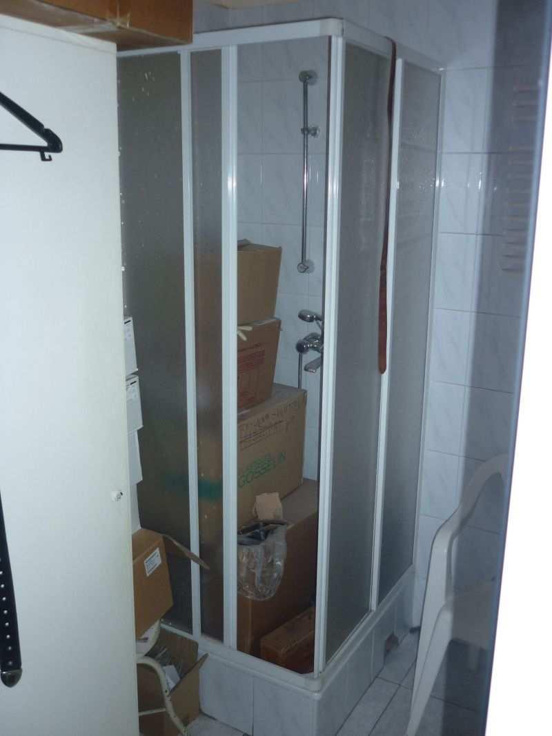 2. Przebudowa pomieszczenia nr 53 - szatnia 2.7. Instalacje wodno-kanalizacyjne Str: 12 78 KNR 402-0235-07-00 WACETOB Warszawa 1,000 kpl.