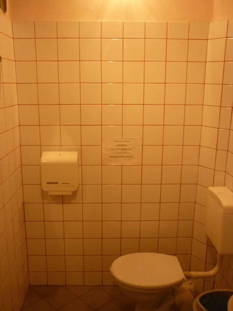 3. Przebudowa pomieszczenia nr 54 - szatnia 3.11. Roboty ogólnobudowlane Str: 17 106 KNR 401-0701-05-00 IGM Warszawa 17,460 m2.