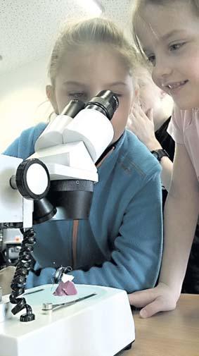 Centrum Edukacji Ekologicznej NATURA 2000 Izerska ¹ka", ul. Rolnicza 7 (nad Czarcim M³ynem) Otwarte od wtorku do soboty w godz. 10 00-16 00 tel. 75 617 14 42 izerskalaka@swieradowzdroj.pl www.