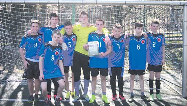 W finale ogólnopolskim województwo dolnoœl¹skie reprezentowaæ bêd¹: podstawówki - M³odzie- owe Ko³o Turystyczne PTTK To Tu To Tam, MDK Œwidnica; gimnazja - SKKT PTTK Z³oty Plecak przy Zespole Szkó³ z