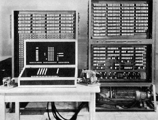 1941: Z3 - ogólna struktura prawie identyczna jak w Z1 - pamięć nadal mechaniczna -