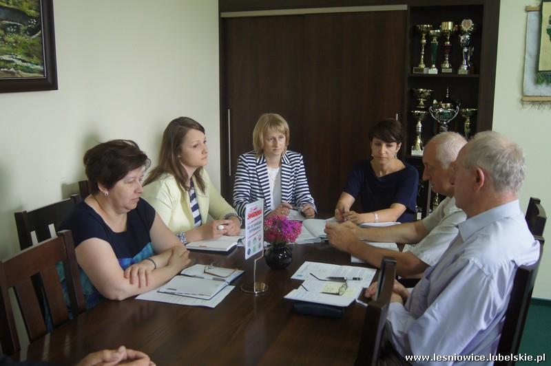 w Urzędzie Gminy Leśniowice odbyła się narada kierownictwa urzędu.